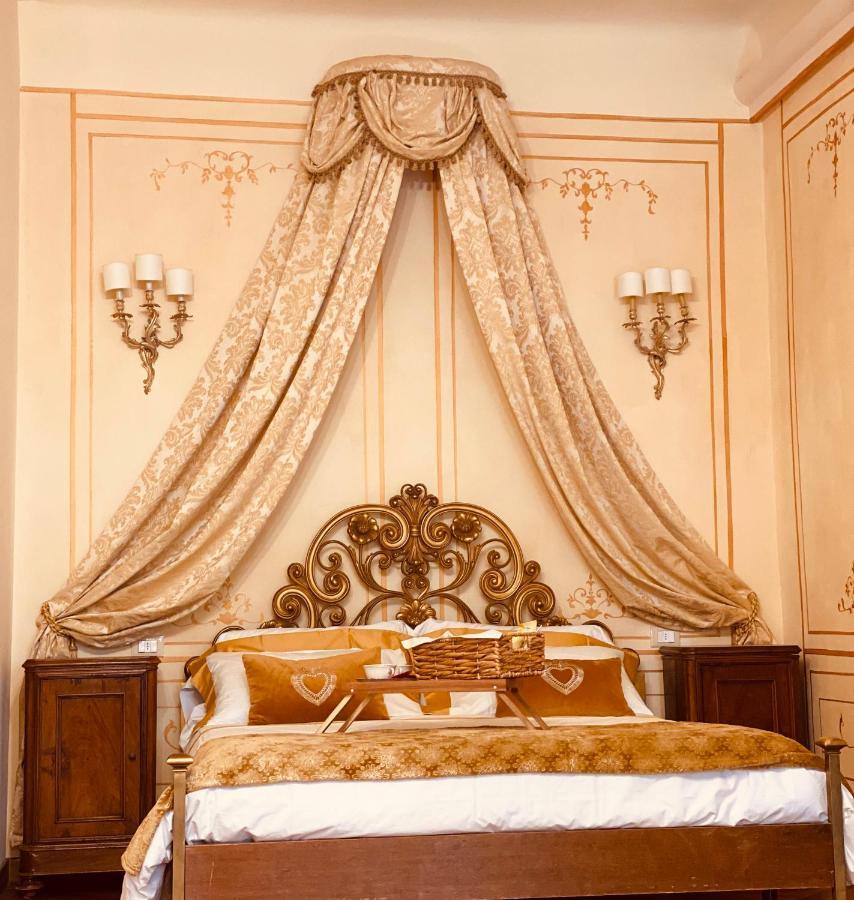 Palazzo Lari Sarzana Hotell Exteriör bild