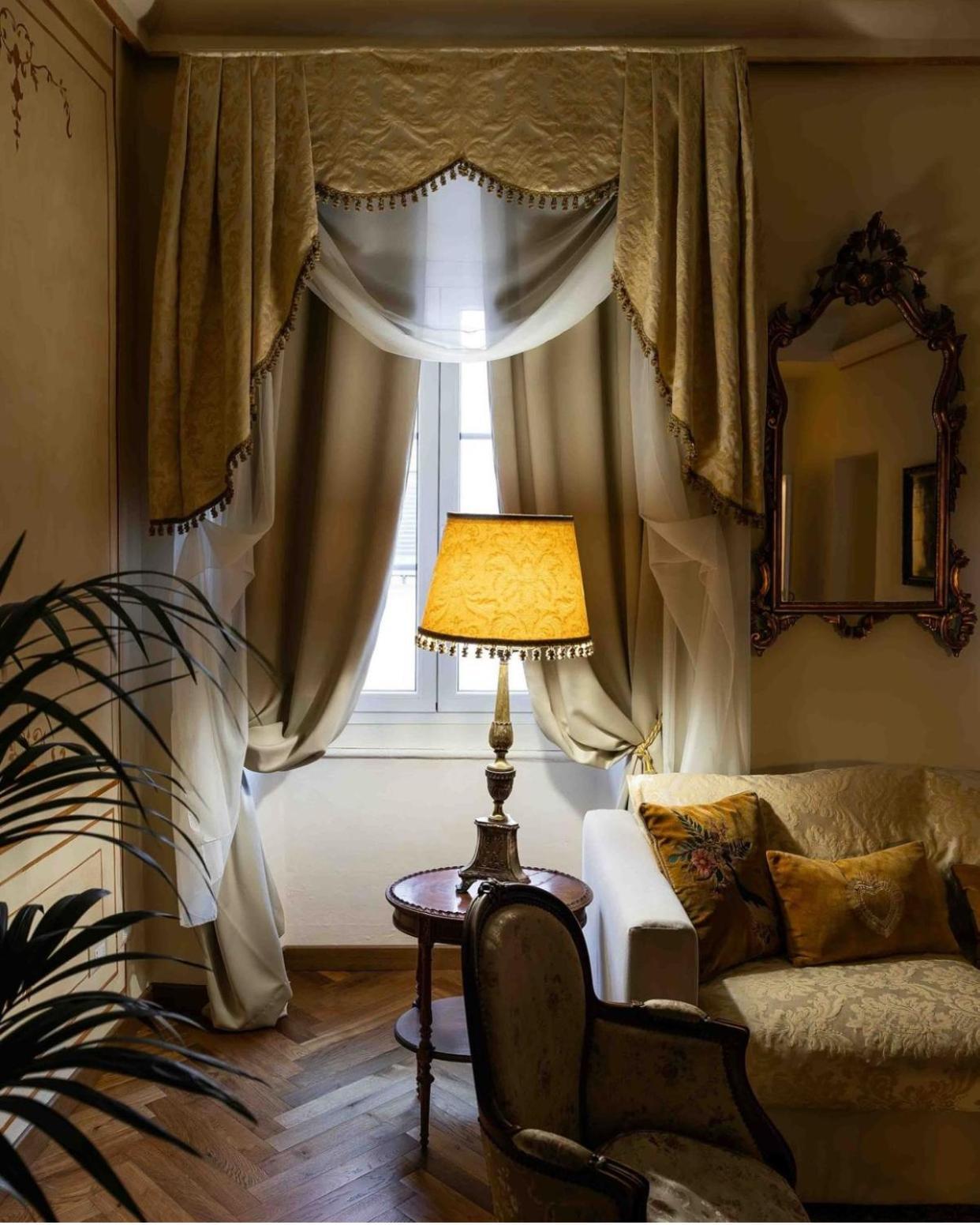 Palazzo Lari Sarzana Hotell Exteriör bild