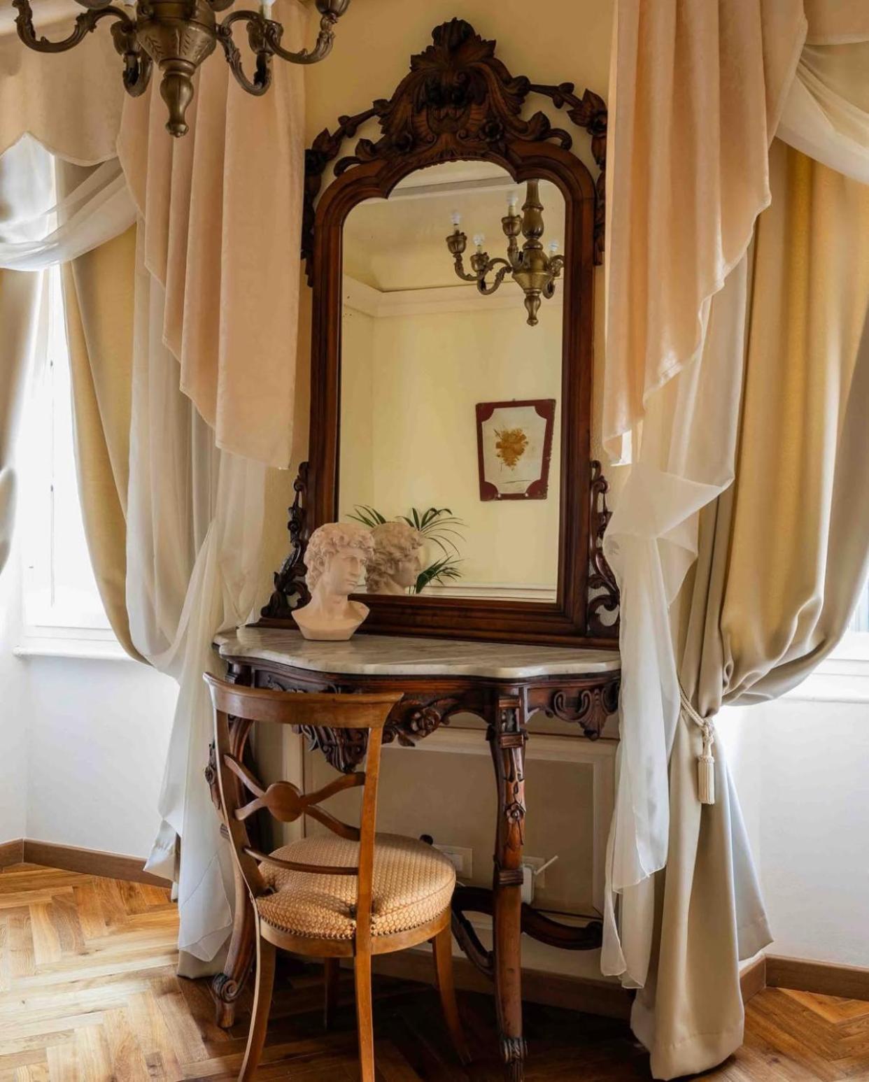Palazzo Lari Sarzana Hotell Exteriör bild