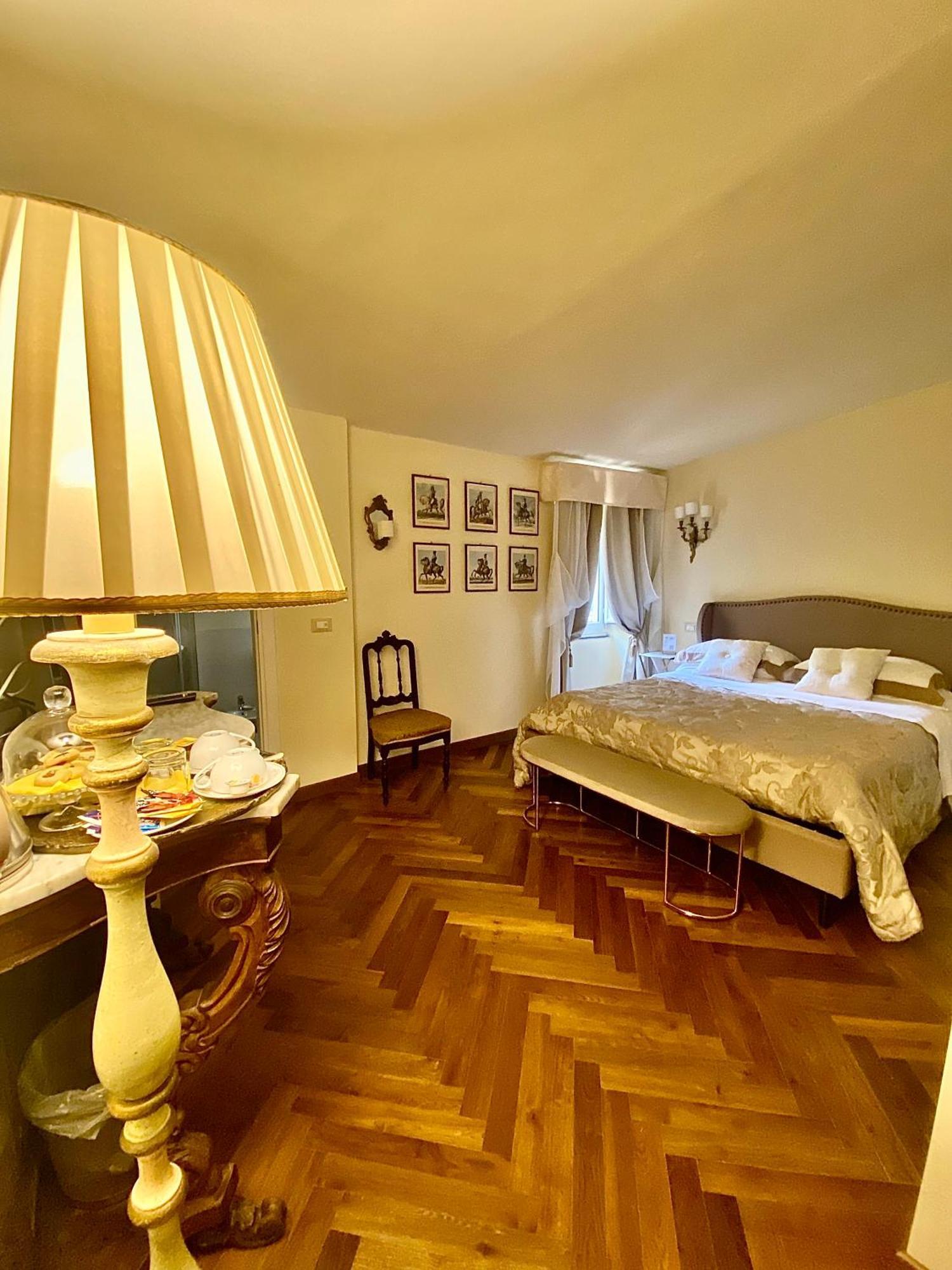 Palazzo Lari Sarzana Hotell Exteriör bild