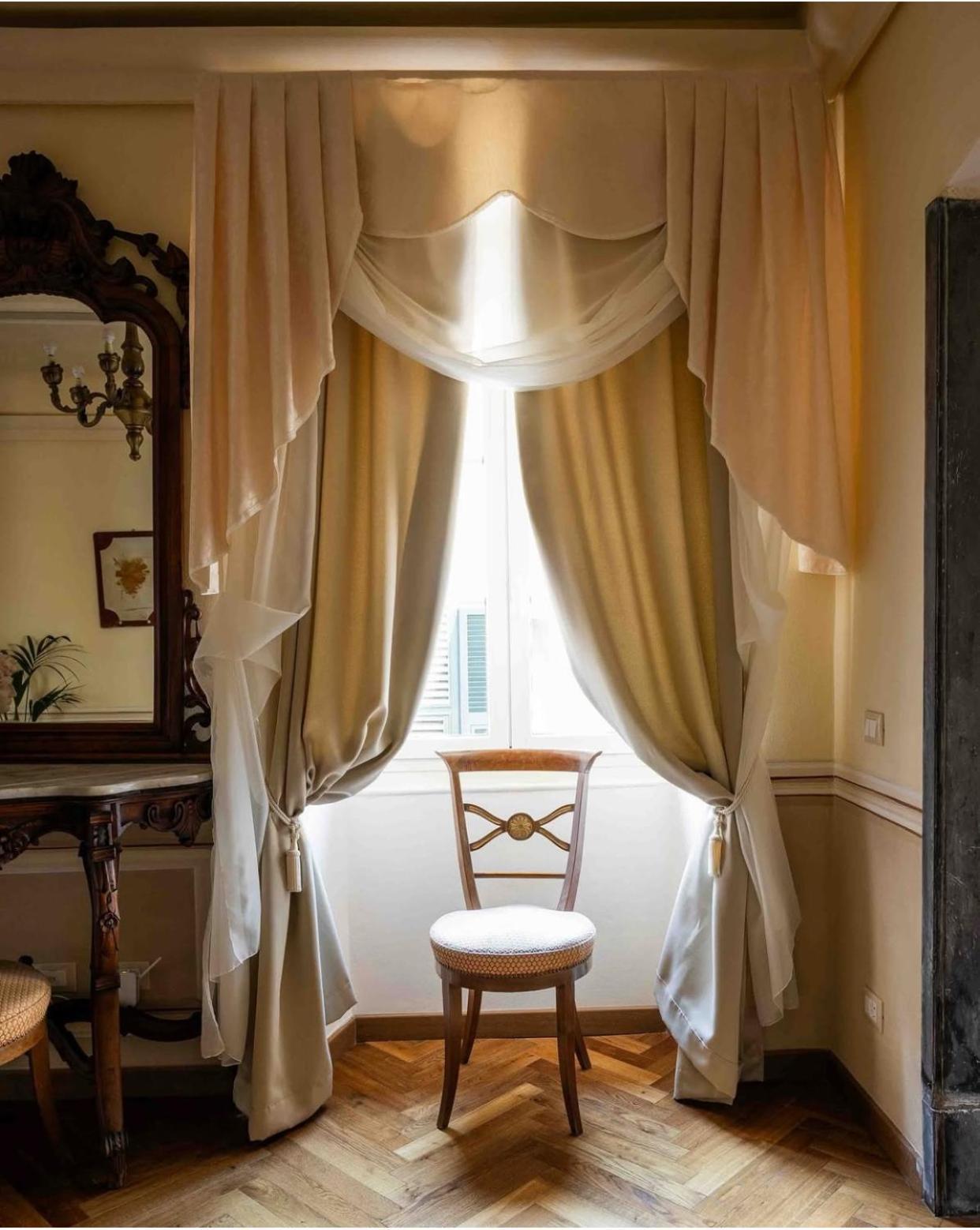 Palazzo Lari Sarzana Hotell Exteriör bild