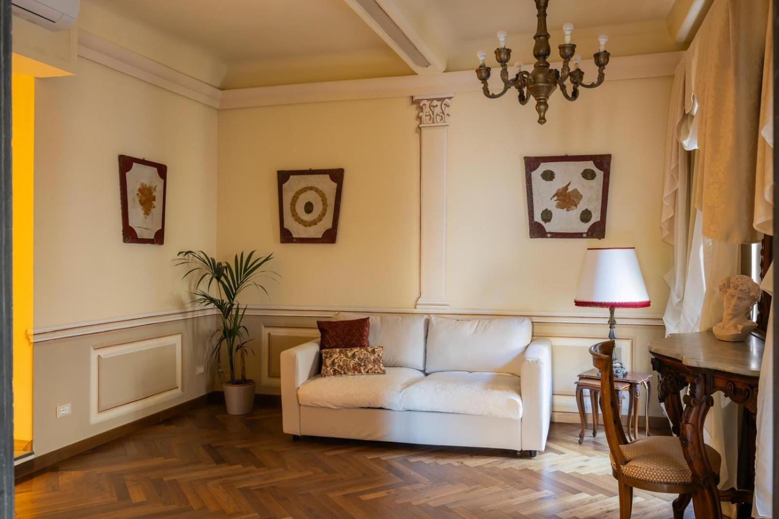 Palazzo Lari Sarzana Hotell Exteriör bild