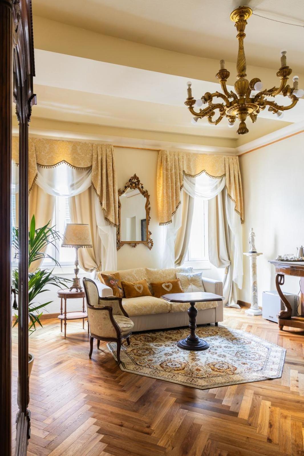 Palazzo Lari Sarzana Hotell Exteriör bild